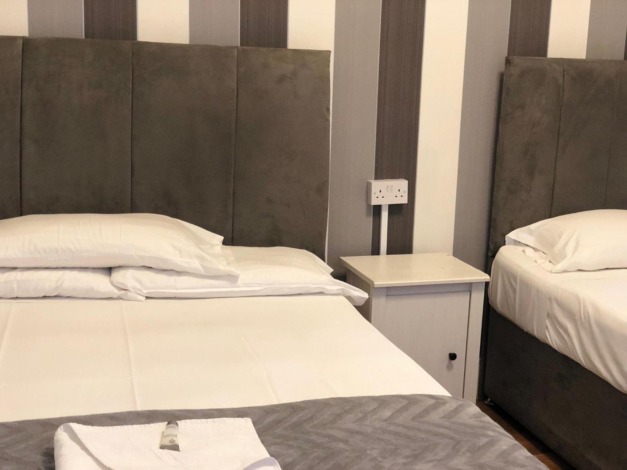The Crystal Lodge Hotel Croydon Extérieur photo