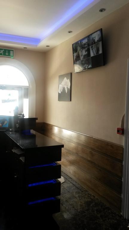 The Crystal Lodge Hotel Croydon Extérieur photo