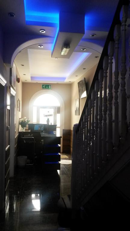 The Crystal Lodge Hotel Croydon Extérieur photo