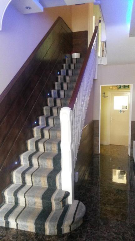 The Crystal Lodge Hotel Croydon Extérieur photo