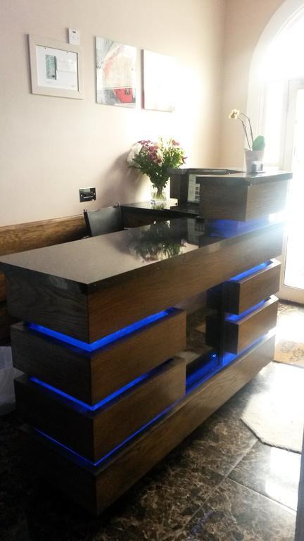 The Crystal Lodge Hotel Croydon Extérieur photo