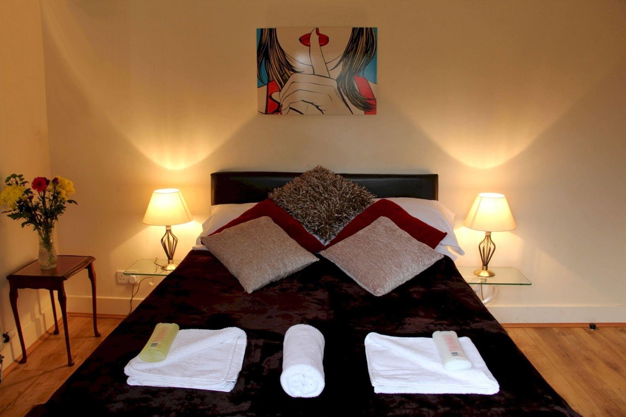 The Crystal Lodge Hotel Croydon Extérieur photo