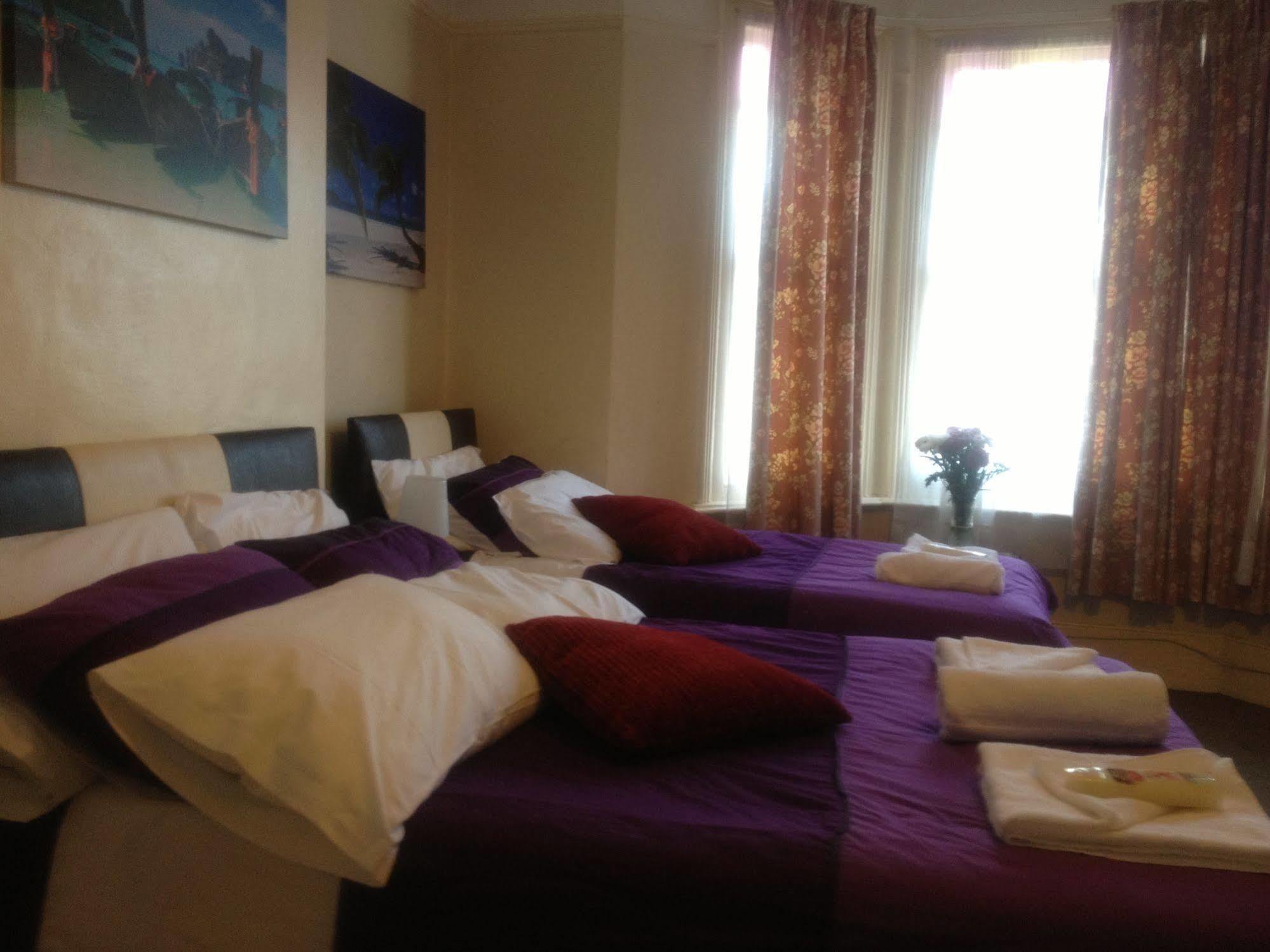 The Crystal Lodge Hotel Croydon Extérieur photo